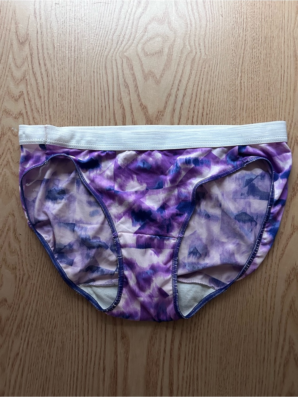 Free with Bundle only or purchase New Womens Hanes Panties undies size small